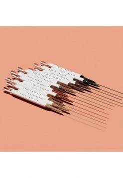 Fenty Beauty - Damen BROW ULTRA FINE BROW PENCIL & STYLER - Augenbrauenstift - Auburn -Fenty Beauty || Guru Shop Verkäufe 61bfa96f74184468a452a1cc7a1906e6