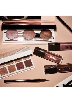 Fenty Beauty FLYLINER LANGANHALTENDER EYELINER - Eyeliner - Cuz I'm Black - Damen 15 Fenty Beauty FLYLINER LANGANHALTENDER EYELINER - Eyeliner - Cuz I'm Black - Damen -Fenty Beauty || Guru Shop Verkäufe 906376c8f28748c897b7f695cc6826b0