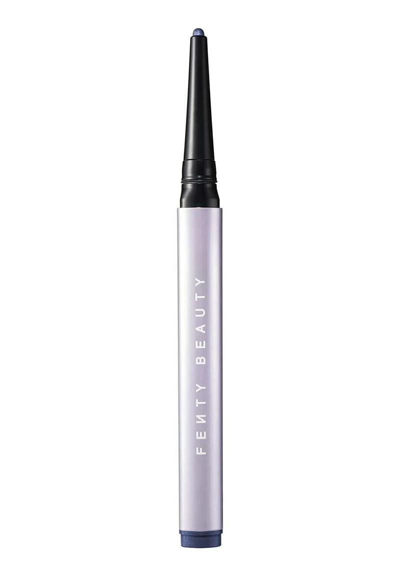 Fenty Beauty FLYPENCIL - LONGWEAR PENCIL EYELINER - Eyeliner - Navy Or Die (navy Shimmer) - Damen 3 Fenty Beauty FLYPENCIL - LONGWEAR PENCIL EYELINER - Eyeliner - Navy Or Die (navy Shimmer) - Damen