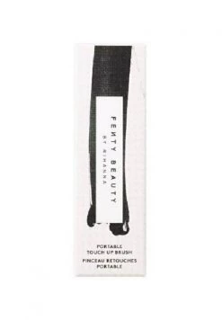 Fenty Beauty PORTABLE TOUCH-UP BRUSH PUDERPINSEL IM REISEFORMAT - Rasierpinsel - - - Unisex -Fenty Beauty || Guru Shop Verkäufe e47fe805578d48908858fe9a8fc21d0d